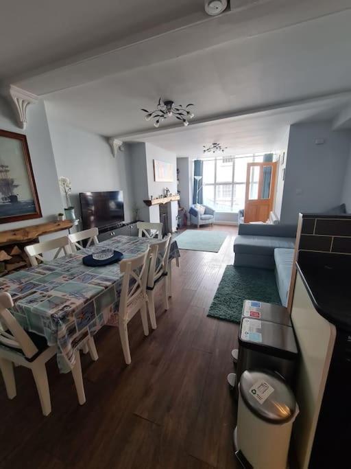 Beach Retreat Village Centre Location Shaldon Esterno foto